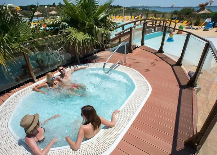 Cf - Esprit Detente Et Convivialite Entre Et Campagne - 3 Ch, 2 Sdb *