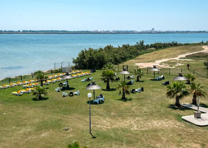 Campsite Cf - Esprit Detente Et Convivialite Entre Et Campagne - 3 Ch, 2 Sdb